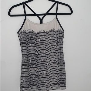 Lululemon B&W Tank Top w/ Built in Bra (6)
